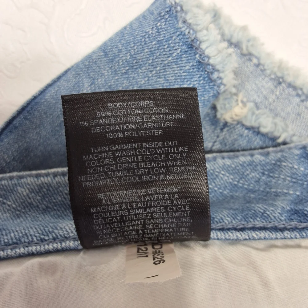 Express Low Rise Light Blue Embroidered Rose Denim Jeans Shorts Size 6 - Picture 6 of 6